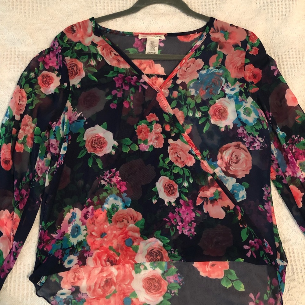 Agaci Navy Blue Floral Blouse - Picture 4 of 8